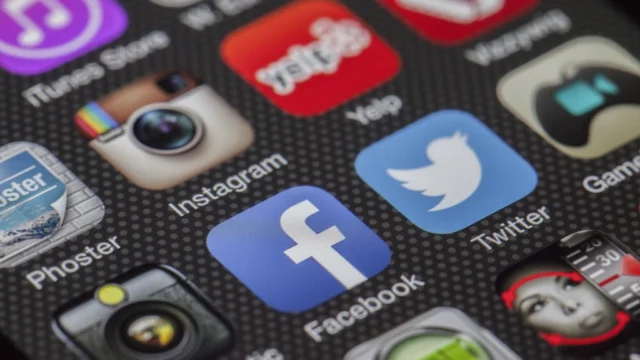 Australia moves to force tech giants to offer algorithm off-switch on social media