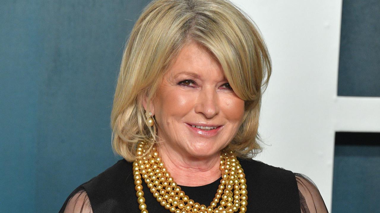 Martha Stewart becomes the oldest model on the cover of Sports ...