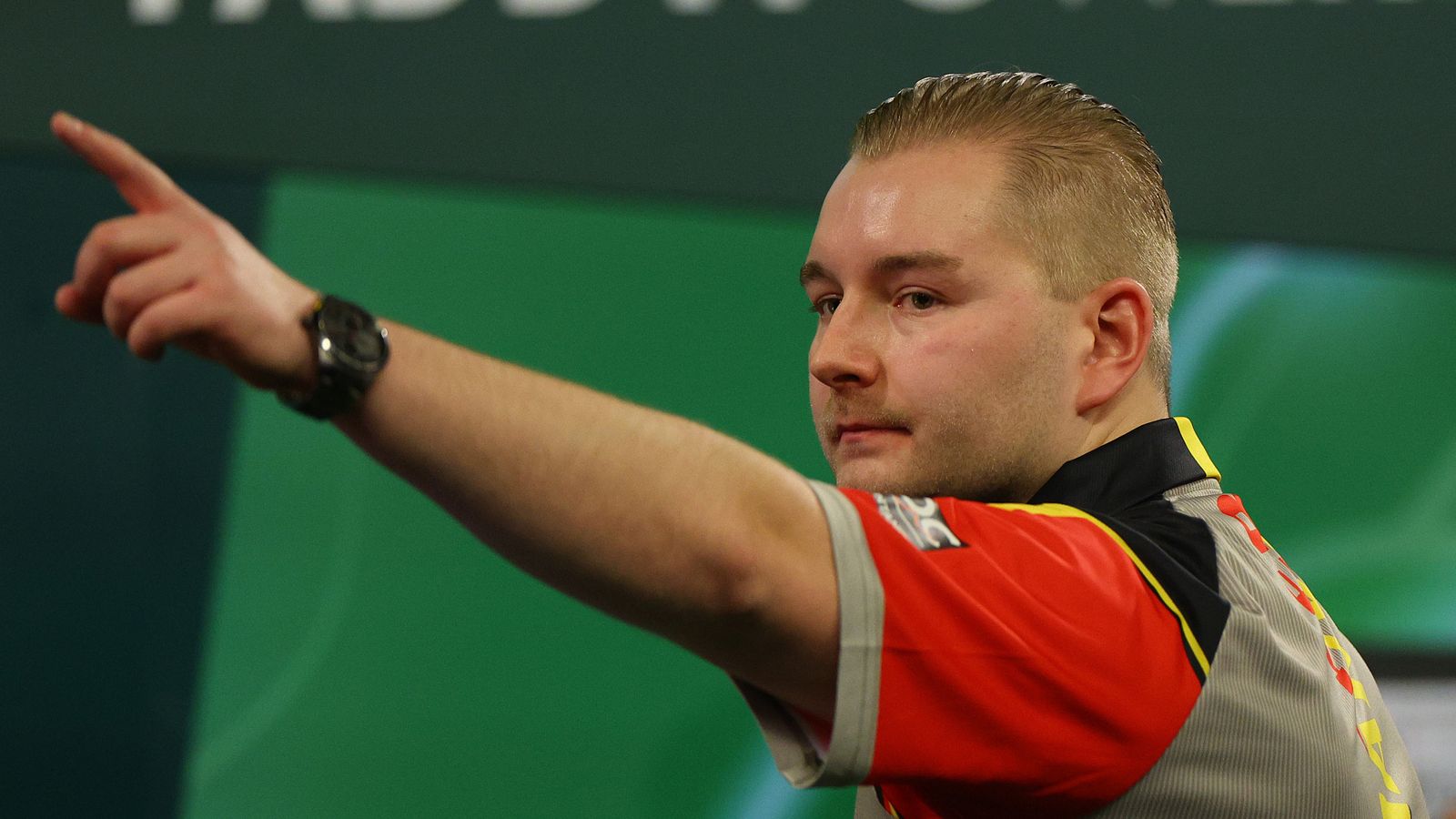 UK Open Darts Dimitri Van den Bergh beats Luke Humphries in lastleg