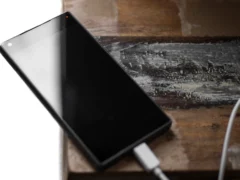 Warsaw scientists reveal why charging your phone to 100% damages the battery