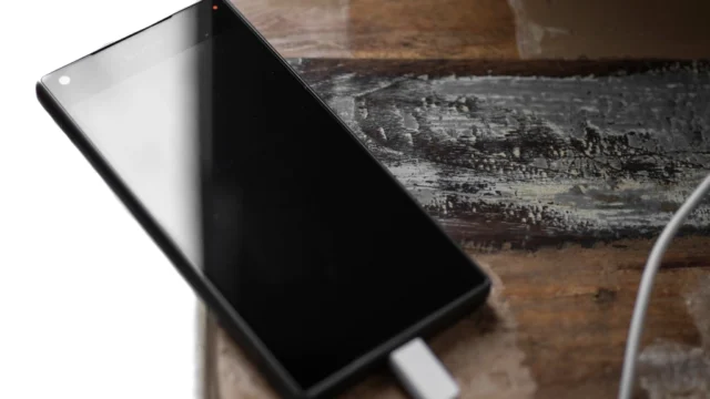 Warsaw scientists reveal why charging your phone to 100% damages the battery